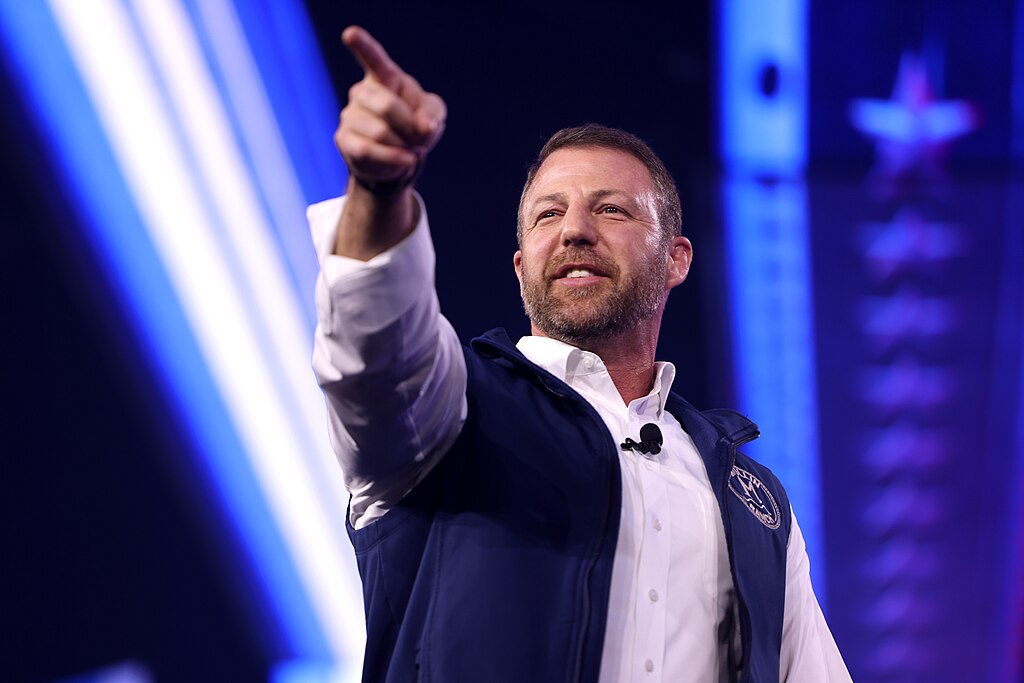 Trump anunță numirea senatorului Markwayne Mullin la conducerea DHS