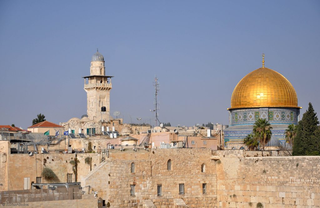 Războiul ajunge lângă Sfântul Mormânt: fragmente de rachetă cad în Orașul Vechi al Ierusalimului