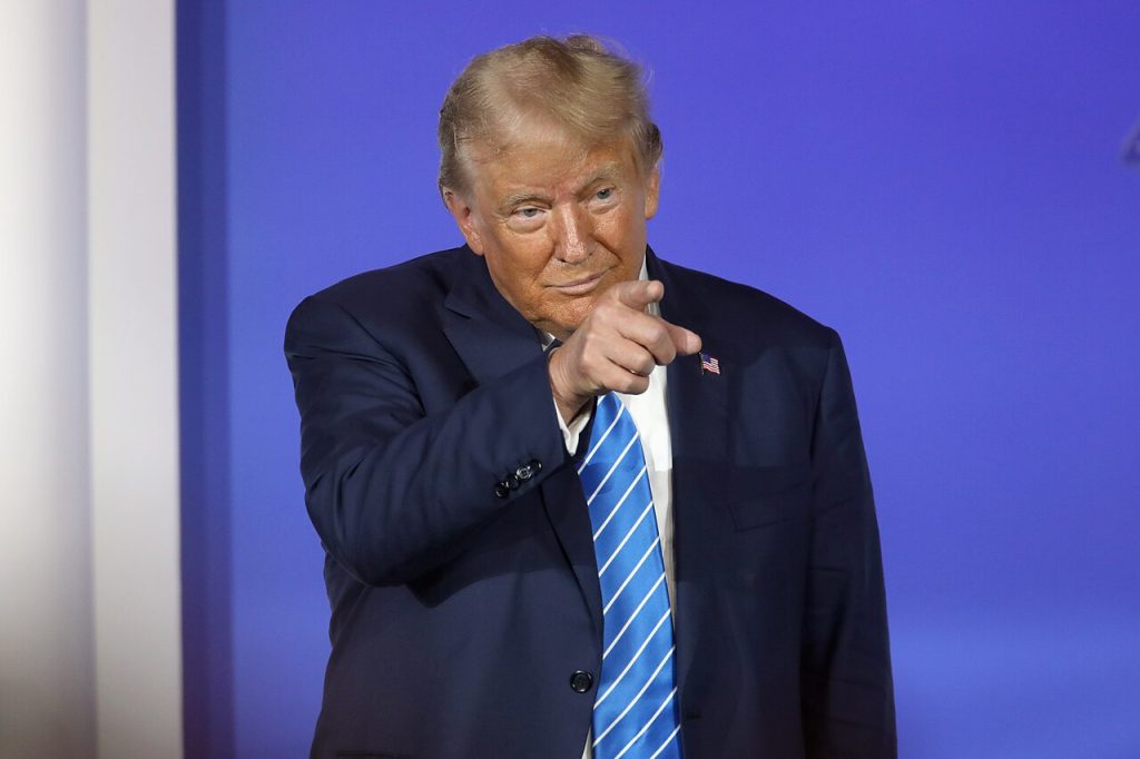 Trump îl critică pe Papa Leon XIV pentru poziția față de războiul SUA cu Iran