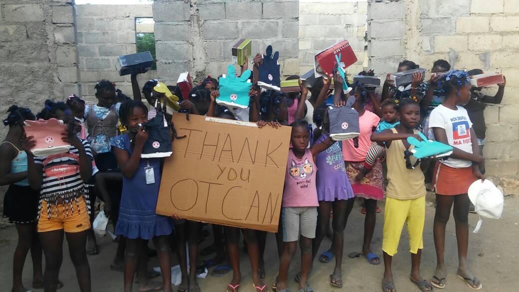 Haiti: când o masă caldă devine „armă” împotriva recrutării copiilor de către bande