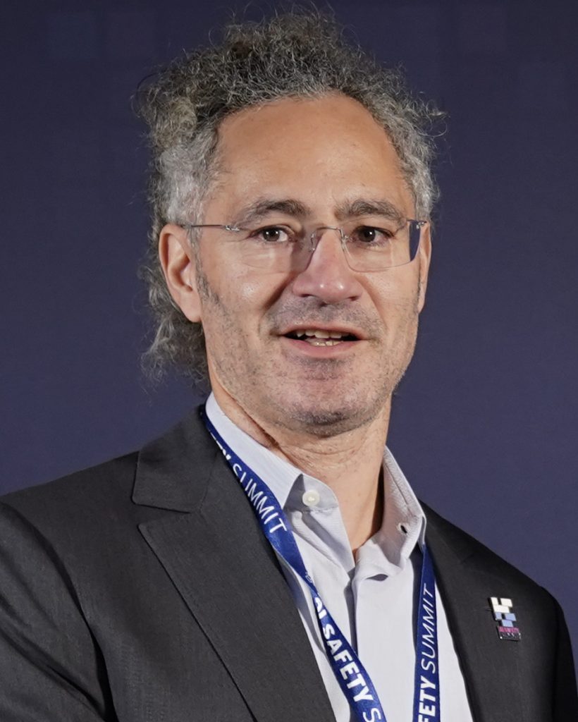 CEO-ul Palantir critică liderii AI și numește „o farsă” inițiativa OpenAI