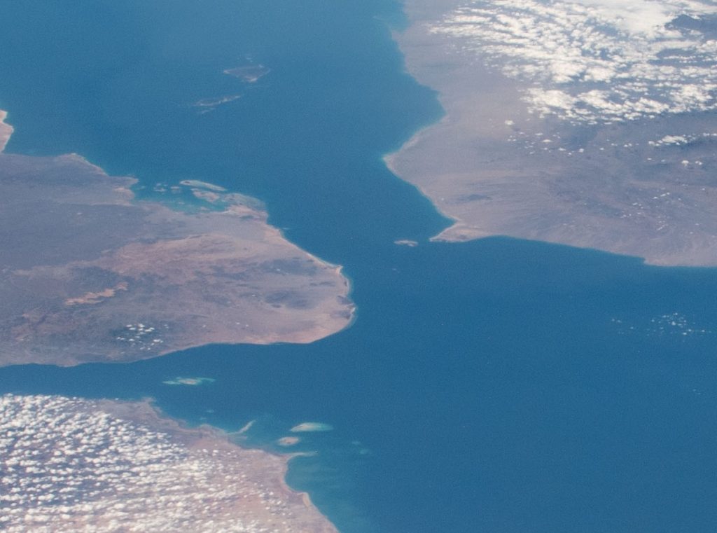 Bab el-Mandeb și Hormuz: când ușile Orientului Mijlociu se închid