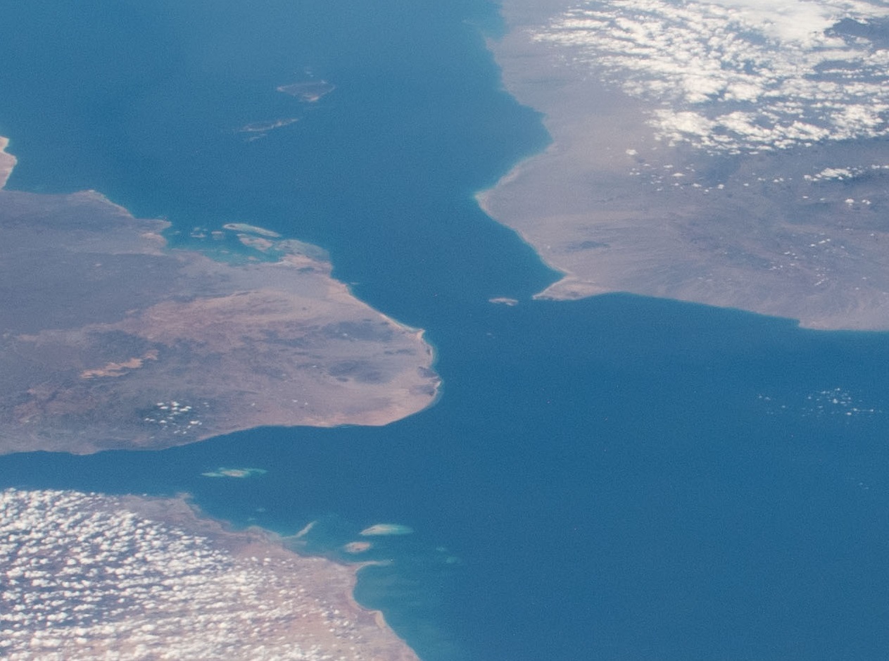 Bab el-Mandeb și Hormuz: când ușile Orientului Mijlociu se închid