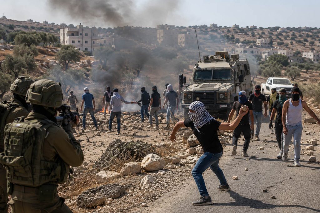 Doi palestinieni de 19 ani au murit într-un incident cu armată și coloniști în Cisiordania